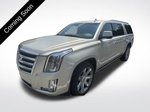 Used 2015 Cadillac Escalade ESV Premium RWD image 1