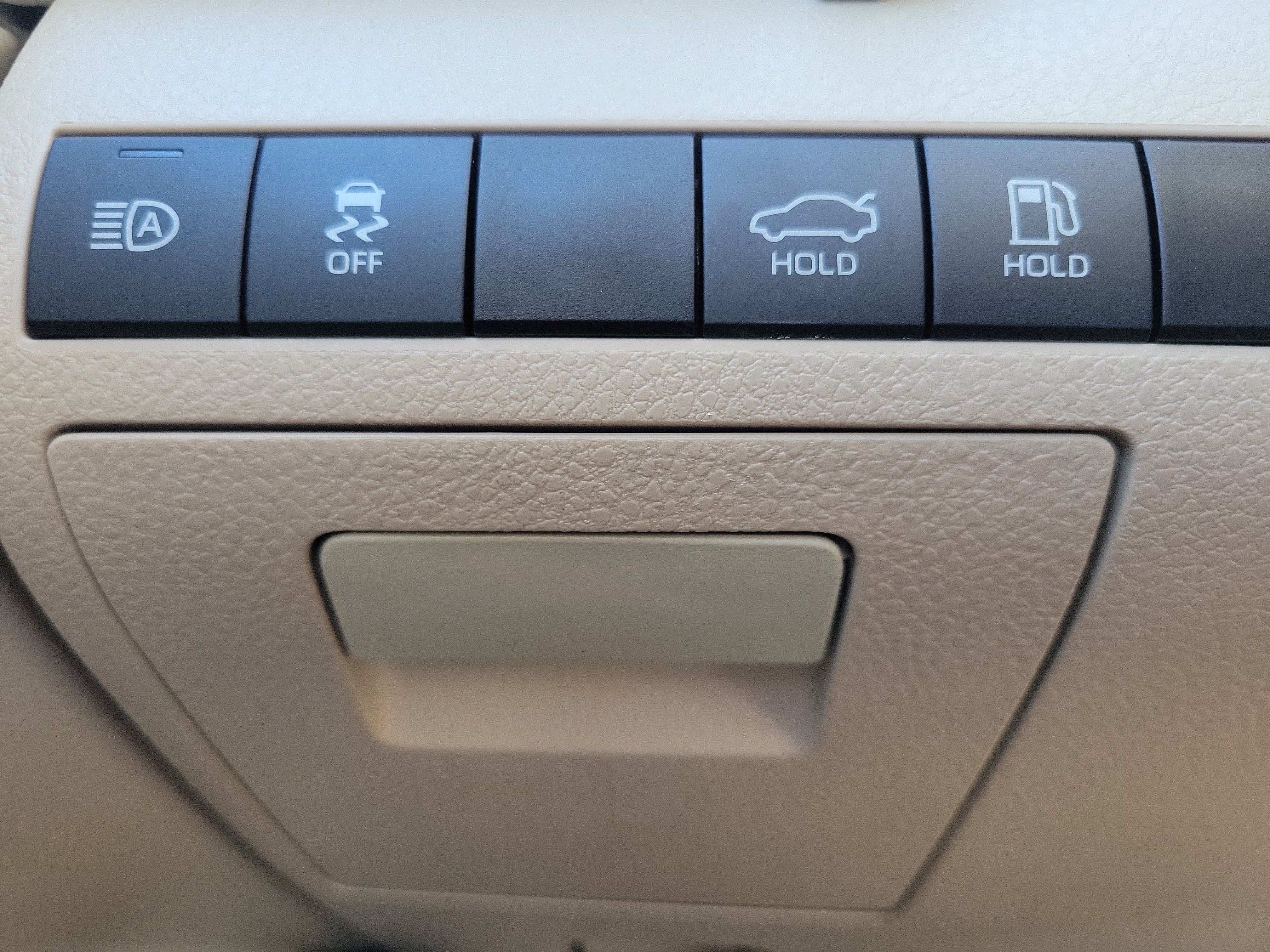 Used 2021 Toyota Camry LE FWD image 30