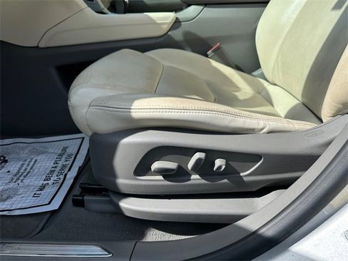 Used 2018 Cadillac XT5 Luxury image 20