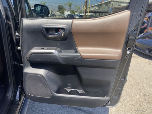 Used 2016 Toyota Tacoma Limited w/ Towing Package RWD image 24