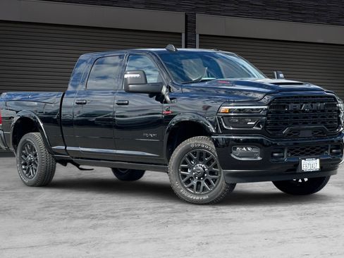 Used 2025 RAM 3500 Limited image 2