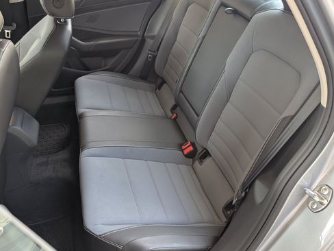 Used 2025 Volkswagen Jetta SE w/ Sunroof Package FWD image 18