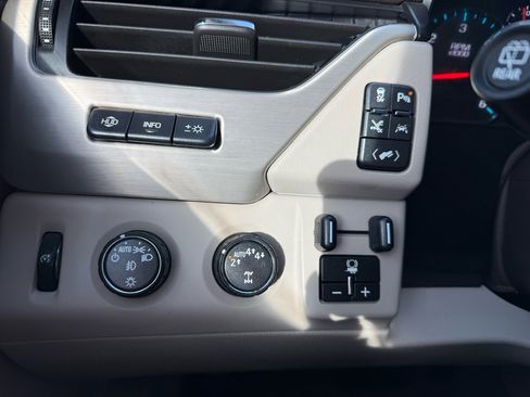 Used 2018 GMC Yukon XL Denali w/ Open Road Package image 30