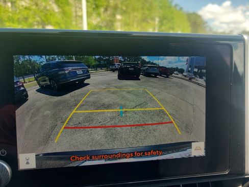 Used 2024 Toyota RAV4 XLE w/ Convenience Package image 19