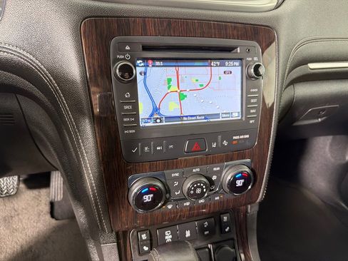 Used 2017 Chevrolet Traverse Premier image 18