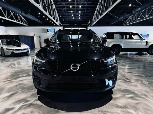 Used 2023 Volvo XC40 B5 Plus w/ Driver Assist Package AWD/4WD image 8