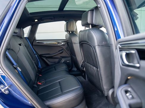 Certified 2024 Porsche Macan AWD/4WD image 25