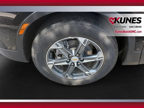 Used 2025 Chevrolet Blazer LT FWD image 13