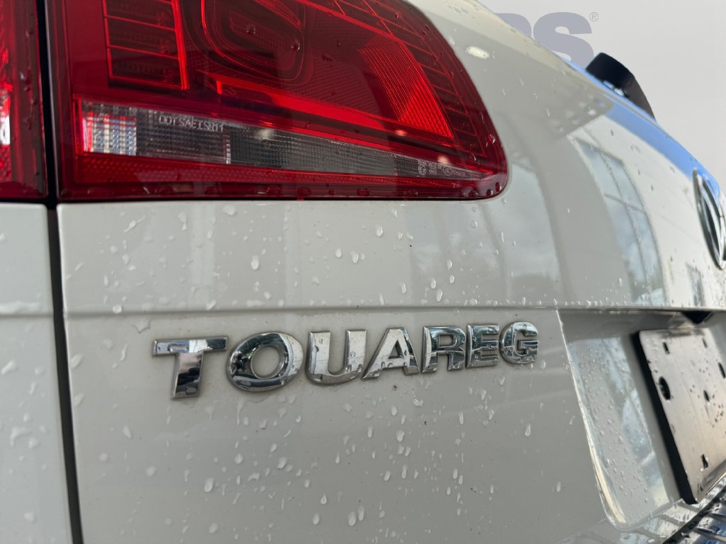 Used 2016 Volkswagen Touareg Sport AWD/4WD image 31
