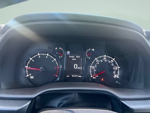 Used 2020 Toyota 4Runner SR5 AWD/4WD image 22