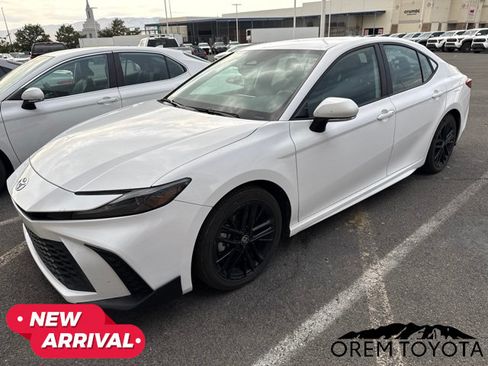 Used 2025 Toyota Camry SE FWD image 17