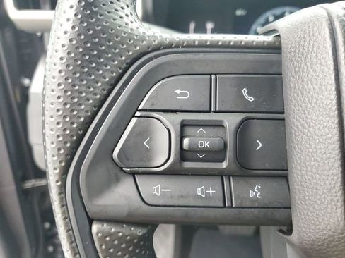 Used 2025 Toyota Tacoma SR image 22