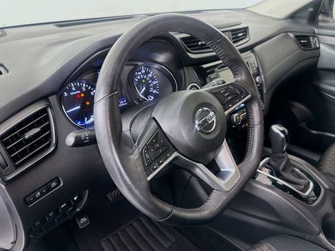 Used 2019 Nissan Rogue SV image 9