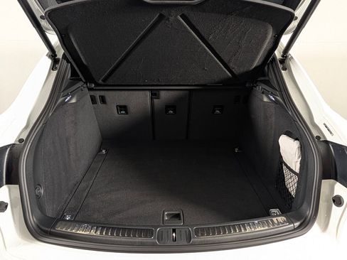 Certified 2023 Porsche Macan AWD/4WD image 17