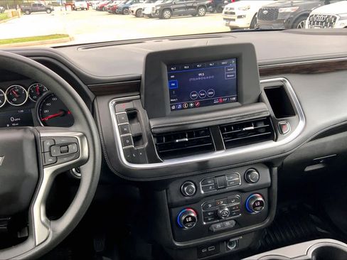 Used 2021 Chevrolet Suburban Commercial image 7