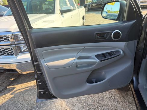 Used 2015 Toyota Tacoma 4x4 Double Cab w/ TRD Sport Package image 12