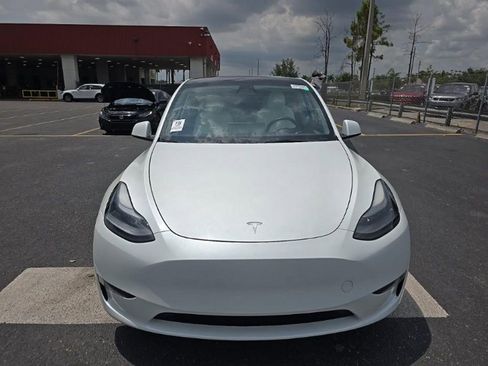 Used 2023 Tesla Model Y Performance AWD/4WD image 2