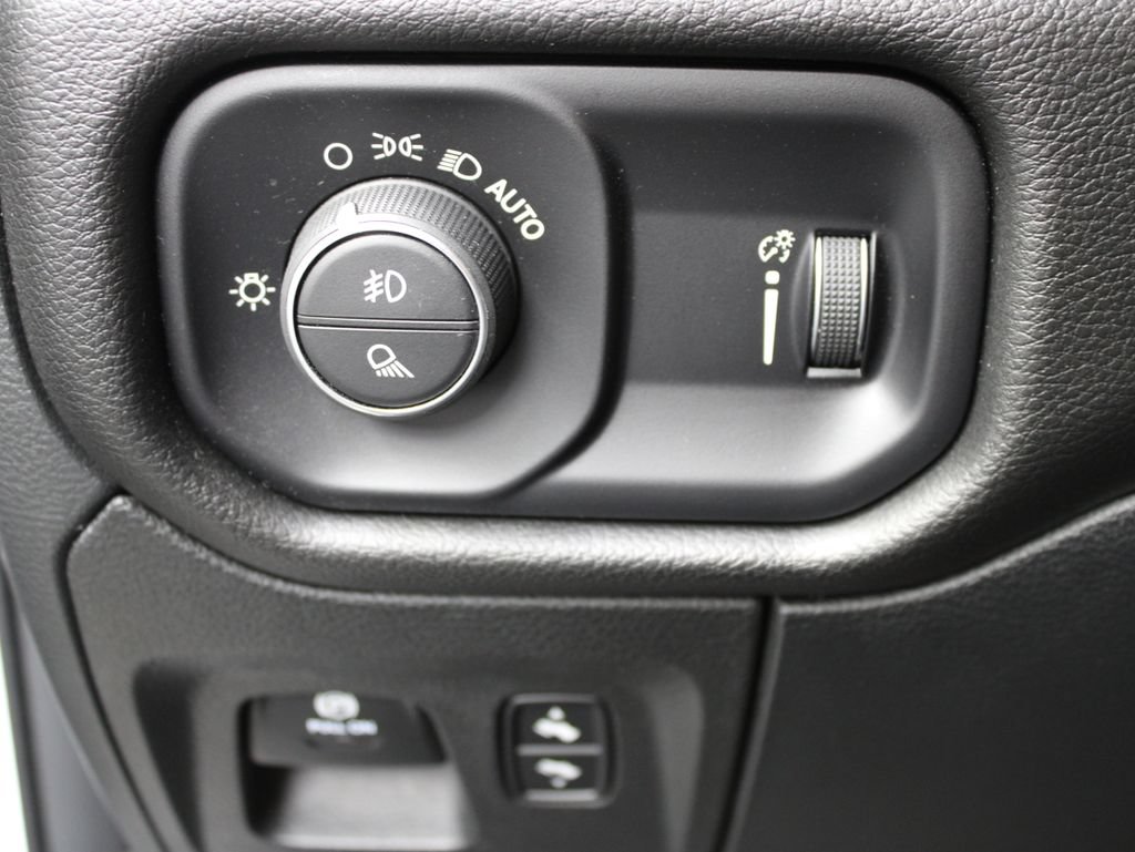 Used 2023 RAM 1500 Big Horn AWD/4WD image 51