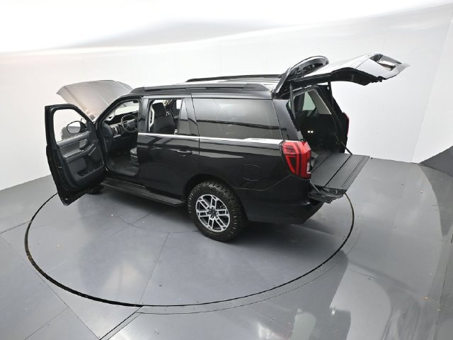 Used 2025 Ford Expedition Active AWD/4WD image 58