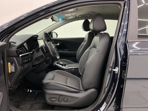 Used 2020 Kia Niro EX w/ Cold Weather Package FWD image 14