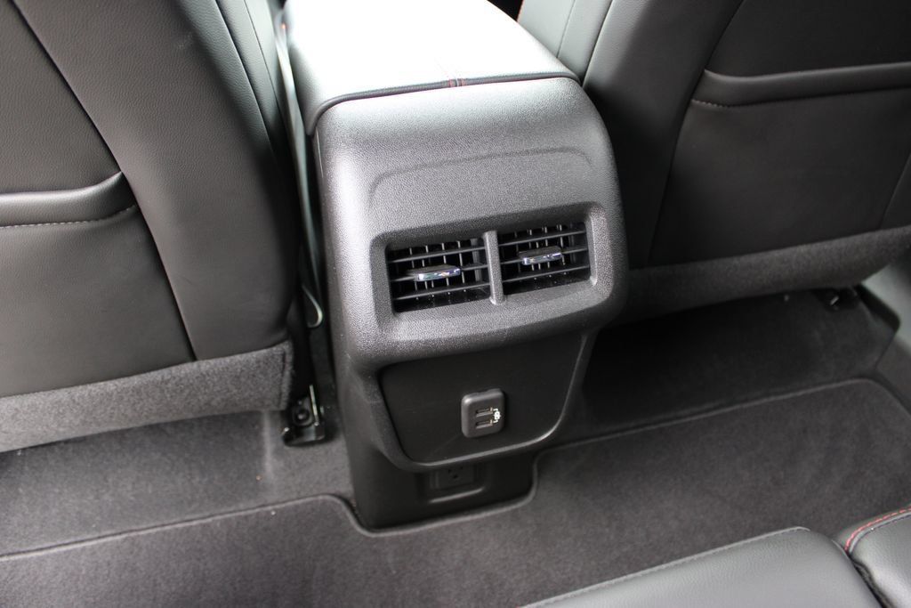 Used 2022 Chevrolet Equinox RS w/ RS Leather Package AWD/4WD image 42
