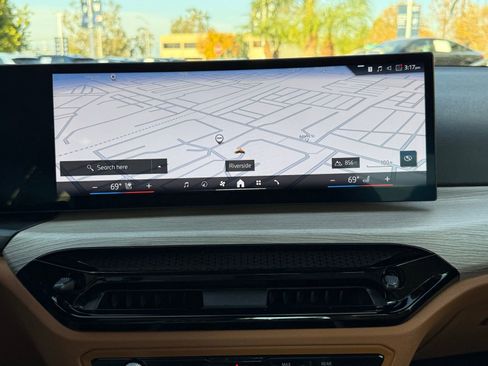 Certified 2025 BMW 330i Sedan w/ Convenience Package image 28