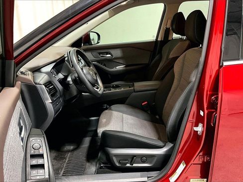 Used 2021 Nissan Rogue SV image 15