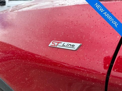 Used 2025 Ford Explorer ST-Line w/ ST-Line Street Pack image 6