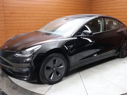 Used 2023 Tesla Model 3 Standard Range image 7