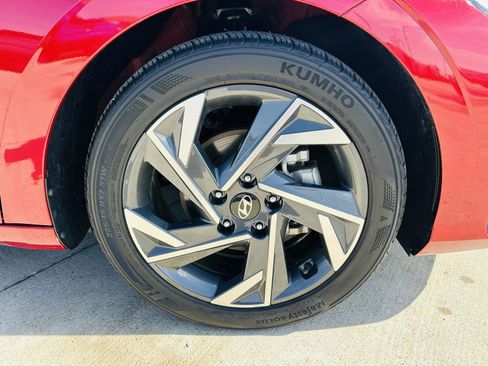 Used 2025 Hyundai Elantra Sport image 35