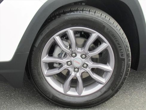 Certified 2023 GMC Terrain SLT w/ Tech Package image 10