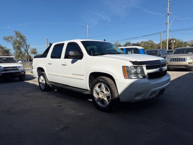 Used 2008 Chevrolet Avalanche LT w/ LT Preferred Equipment Group AWD/4WD image 3
