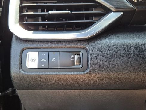 Used 2026 GMC Acadia Elevation w/ Elevation Premium Package FWD image 34