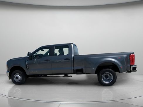 New 2026 Ford F350 XL w/ XL Chrome Package image 16