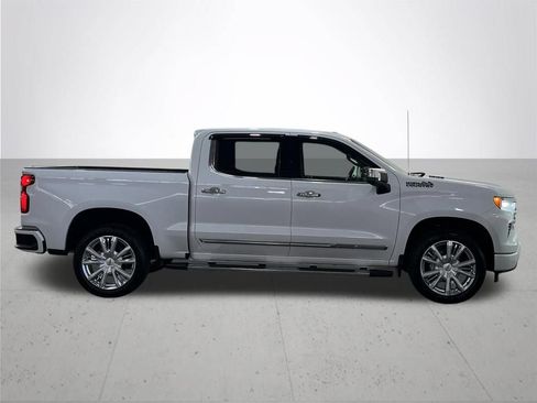 Used 2023 Chevrolet Silverado 1500 High Country w/ High Country Premium Package AWD/4WD image 9