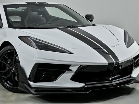 Used 2023 Chevrolet Corvette Stingray Preferred Conv w/ 2LT RWD image 3