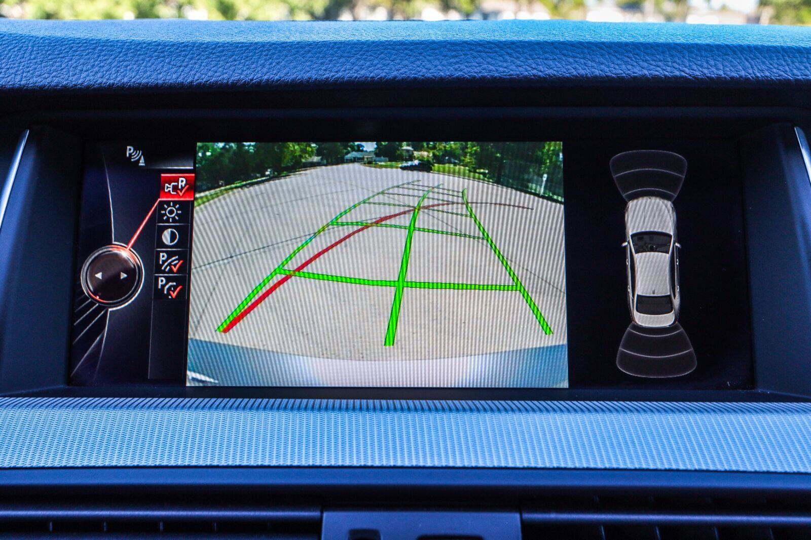 Used 2015 BMW M5 RWD image 9