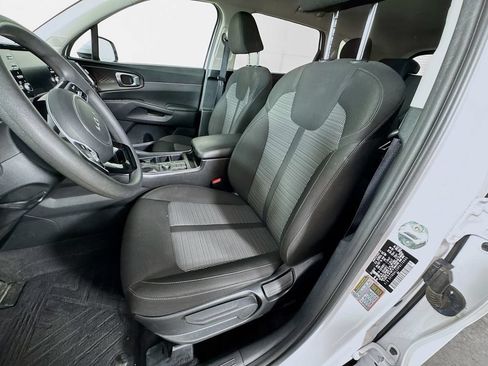 Used 2023 Kia Sorento LX FWD image 24