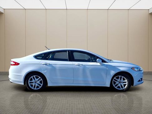 Used 2013 Ford Fusion SE image 21