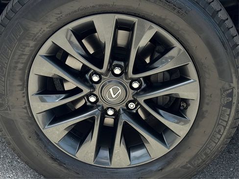 Used 2023 Lexus GX 460 Premium w/ Premium Package AWD/4WD image 13