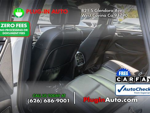 Used 2022 Porsche Macan AWD/4WD image 10