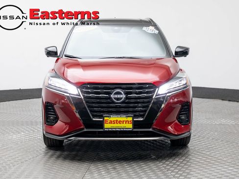 Used 2023 Nissan Kicks SR w/ SR Premium Package image 3