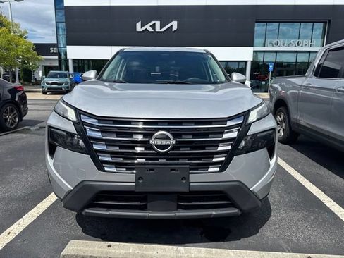 Used 2024 Nissan Rogue SV FWD image 7