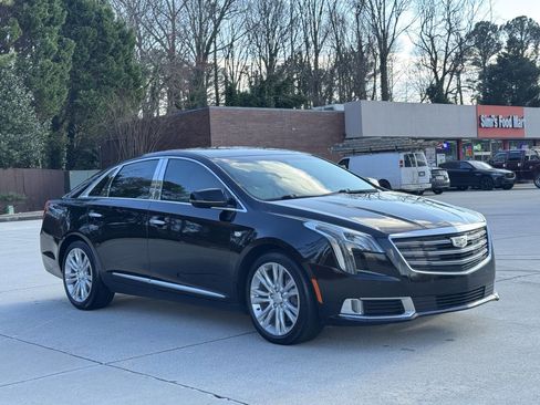 Used 2019 Cadillac XTS Luxury image 3