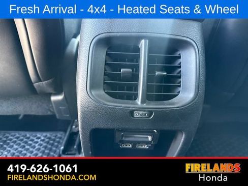 Used 2019 Jeep Cherokee Latitude Plus w/ Cold Weather Group AWD/4WD image 21