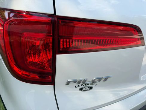 Used 2018 Honda Pilot EX-L image 10