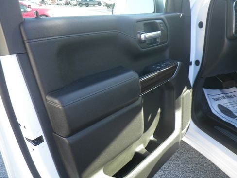 Used 2021 Chevrolet Silverado 1500 LT image 18