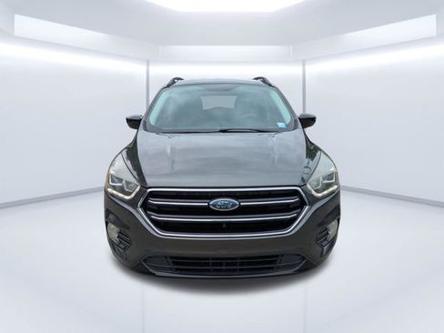 Used 2017 Ford Escape SE w/ Equipment Group 201A FWD image 9