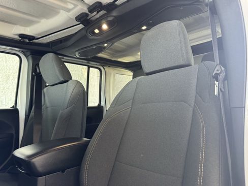 Used 2024 Jeep Wrangler Unlimited Sport AWD/4WD image 12