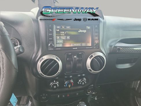 Used 2017 Jeep Wrangler Sahara w/ Connectivity Group image 19